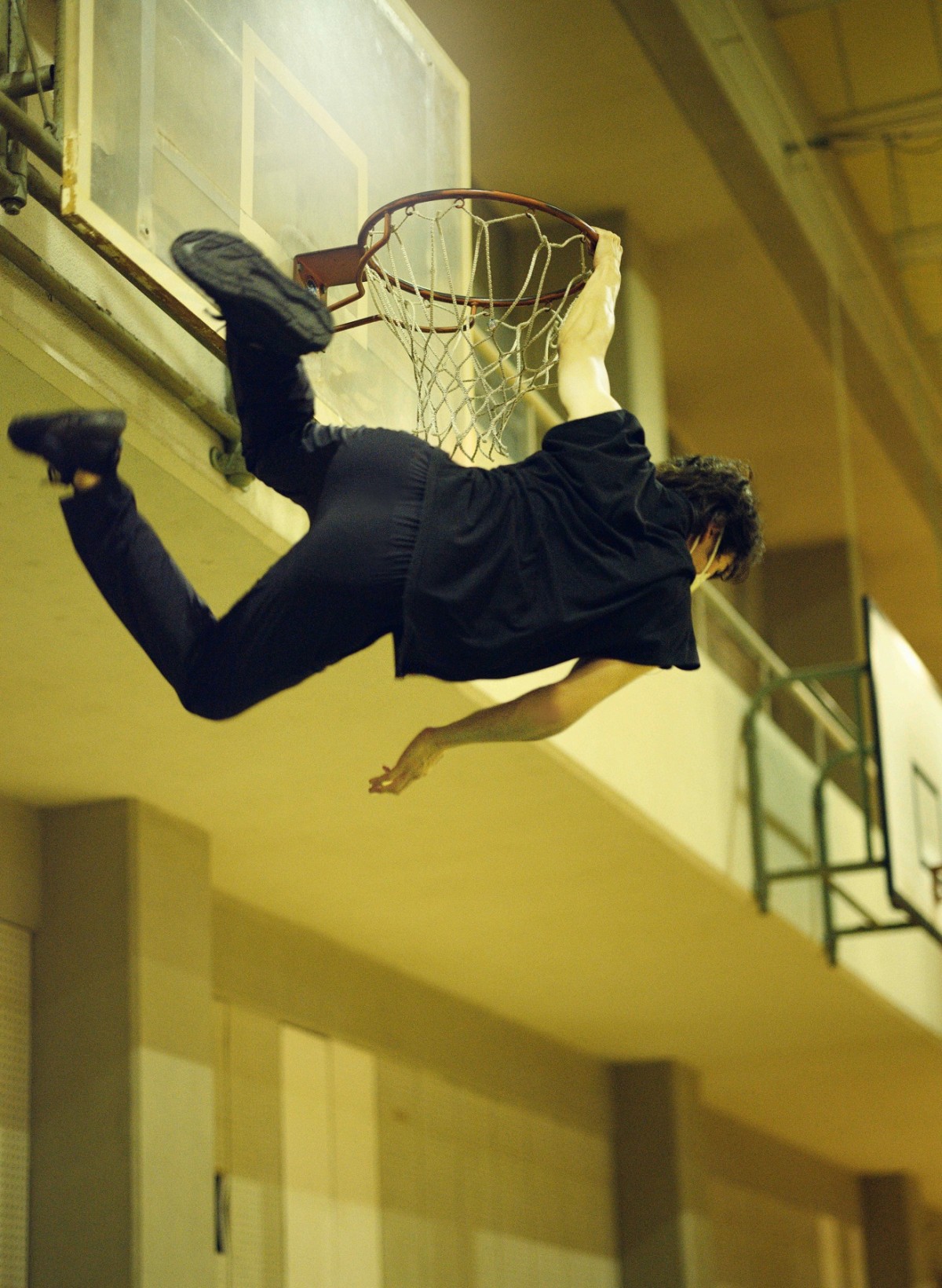 眞栄田郷敦、鍛え上げた肉体美と躍動感あふれる『カラダ探し