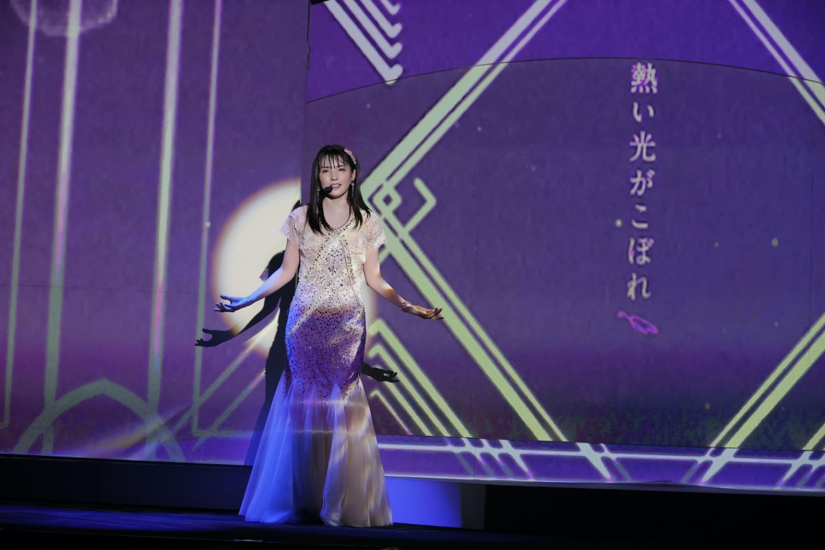 道重さゆみ、新衣装・新曲交えて『SAYUMINGLANDOLL