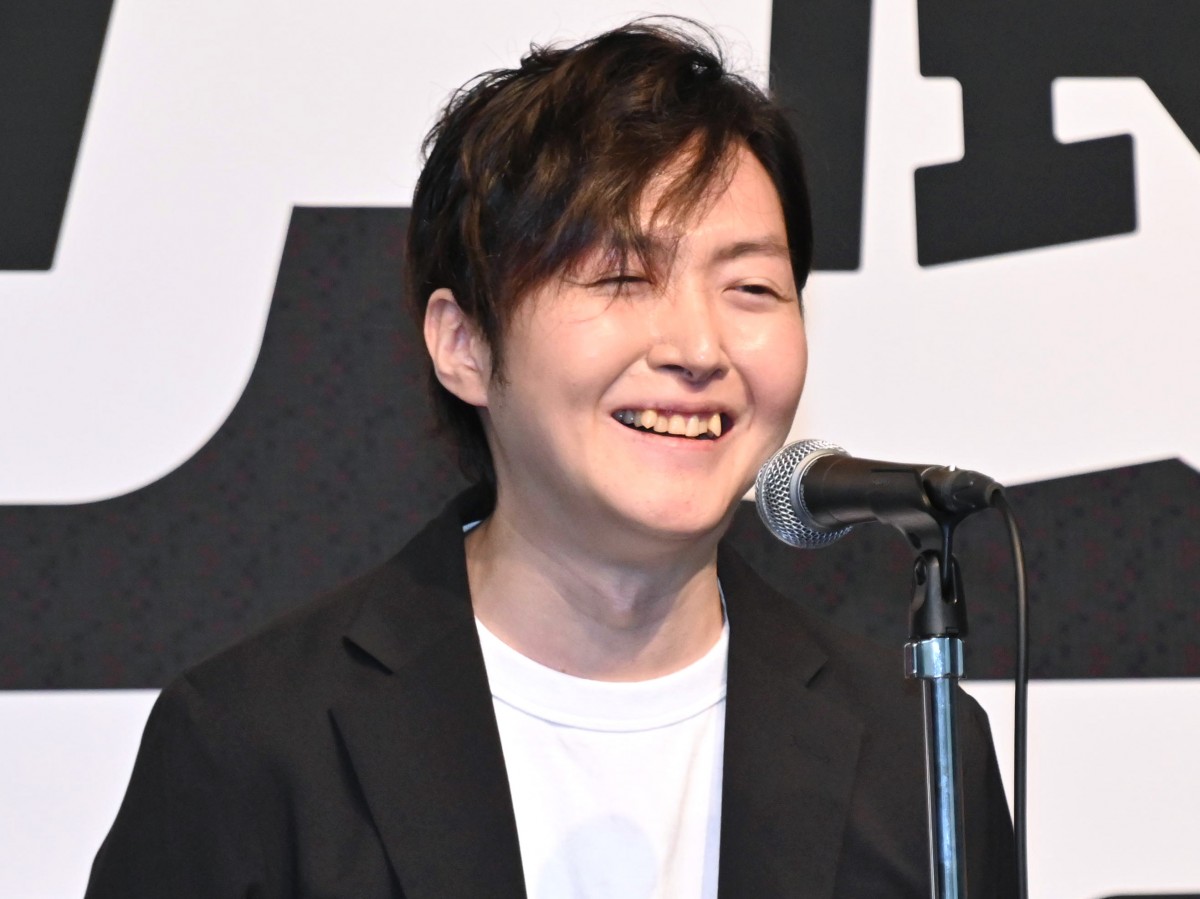 SNS総フォロワー710万人の料理研究家・リュウジ、展示会で公開した即興