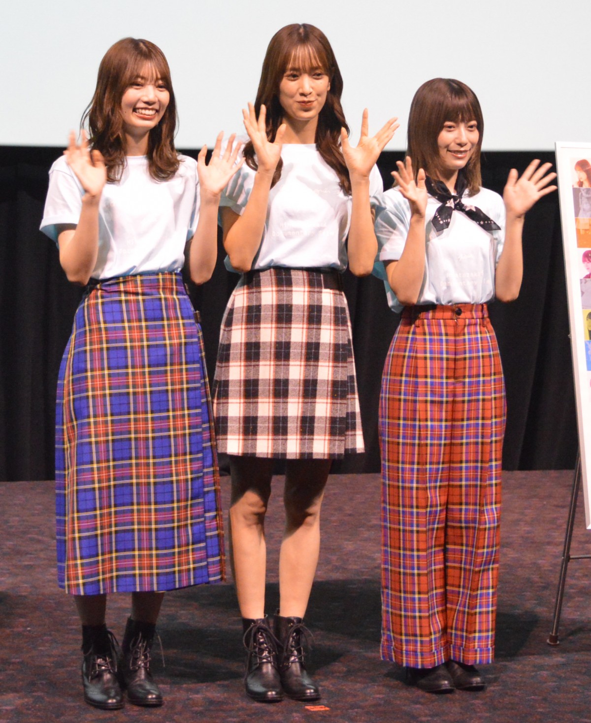 日向坂46 直筆サイン入りtシャツ 佐々木久美 佐々木美玲 東村芽依 高本彩花 日向坂46 直筆サイン入りtシャツ 佐々木久美 佐々木美玲 東村