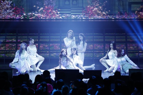 【fromis_9】LOVE FROM日本公演　ペンライト タオル Tシャツ fromis_9】LOVE FROM日本公演 ペンライト/タオル/Tシャツ - メルカリ
