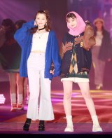 『Rakuten GirlsAward 2022 AUTUMN/WINTER』に出演した相羽星良&市ノ瀬アオ (C)ORICON NewS inc. 