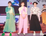 『Rakuten GirlsAward 2022 AUTUMN/WINTER』に登場したまち(左から)谷口彩菜、HANA (C)ORICON NewS inc. 