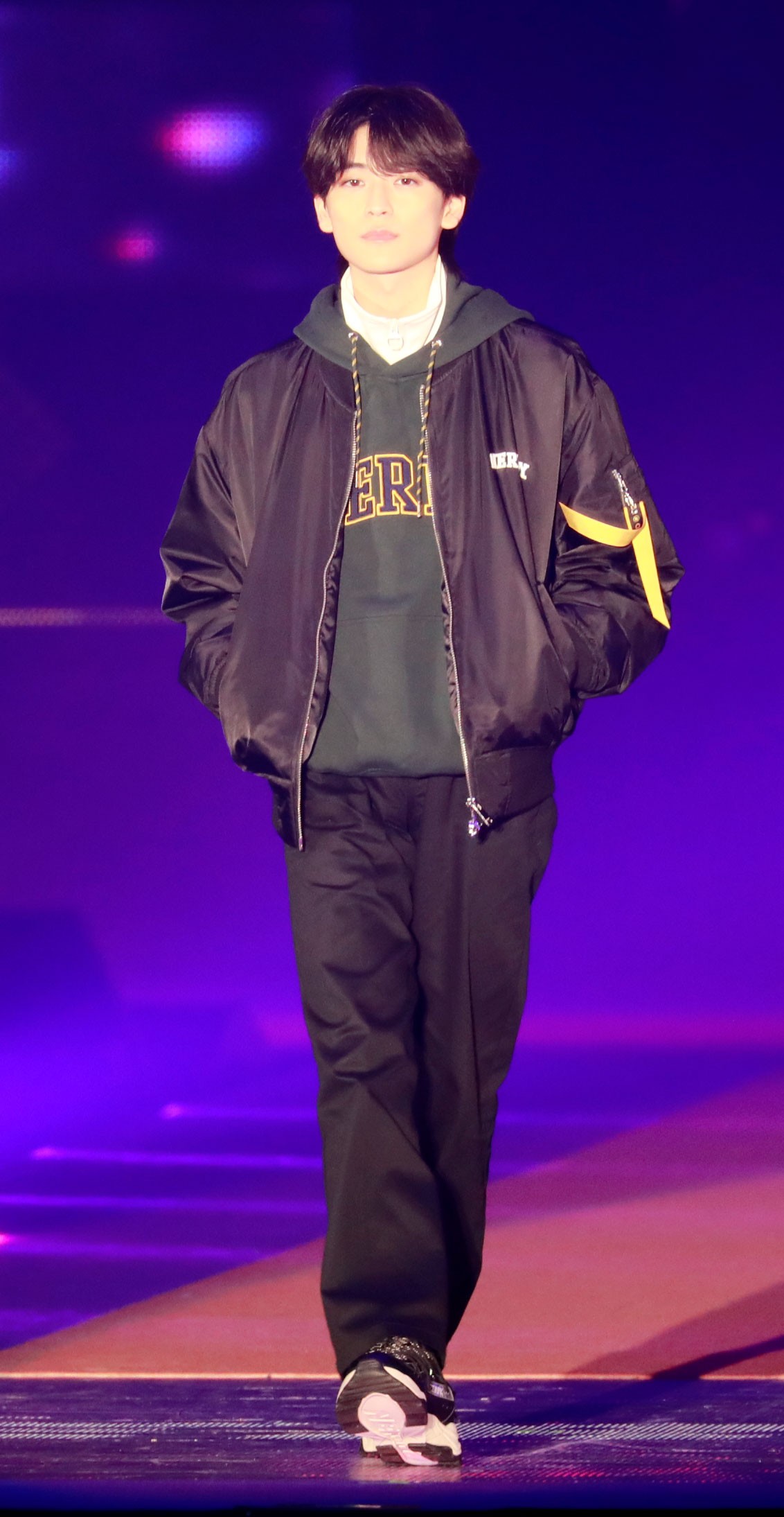 GirlsAward】高橋文哉の登場に幕張メッセが大喝さい クールで華のある