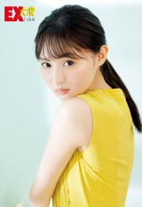乃木坂46遠藤さくら、ノースリーブ＆ポニテで“恋するまなざし”グラビア