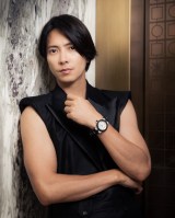画像・写真 | ローマで山下智久が纏う『ブルガリ アルミニウム