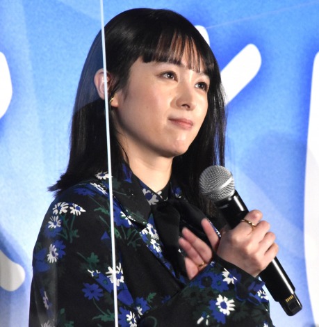 画像・写真 | 内田理央、美背中パックリのドレス姿で魅了