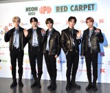 �wKCON 2022 JAPAN�x���b�h�J�[�y�b�g�ɓo�ꂵ��TOMORROW X TOGETHER �iC�jORICON NewS inc. 