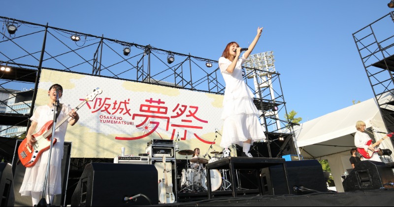 SCANDAL、大阪城公園“凱旋”に感無量 エモい「大阪LOVER」披露にファン