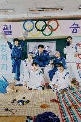 BTS�A�Z���J&�^����̎v���o�Č��V���b�g���J 7�l�̌��Ɗ��S�̃P�~�X�g���[���ڎʐ^�W 