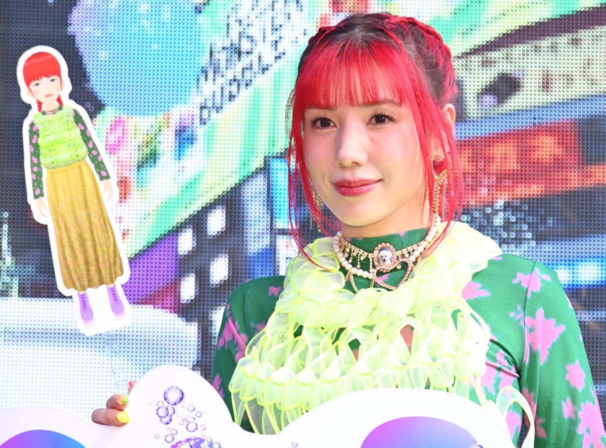 画像・写真 | 赤髪の仲里依紗、蛍光グリーンのど派手衣装で魅了 9歳