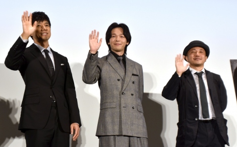 『仮面ライダーBLACK SUN』のワールドプレミアに参加した(左から)西島秀俊、中村倫也、白石和彌監督 (C)ORICON NewS inc.
