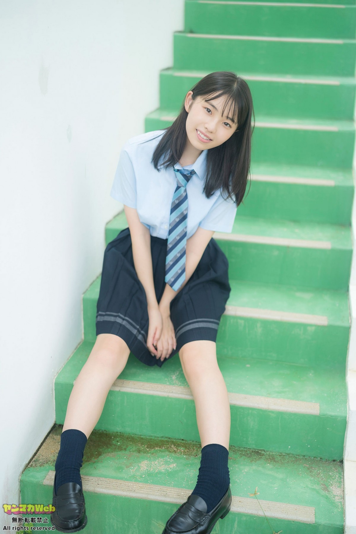 セーラー服菊池姫奈 菊地姫奈『ヤンマガ』初ソロ表紙の秘蔵カット公開 セーラー服＆鮮やかオレンジビキニ披露 | ORICON NEWS