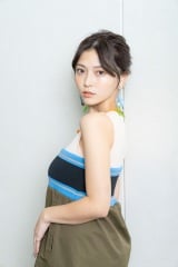 �N�䉹�T�A1st�ʐ^�W�wFanfare�x�^�C�g���̗R���́hTWICE�h �̎��ɂЂ��ꎩ�����ە� 