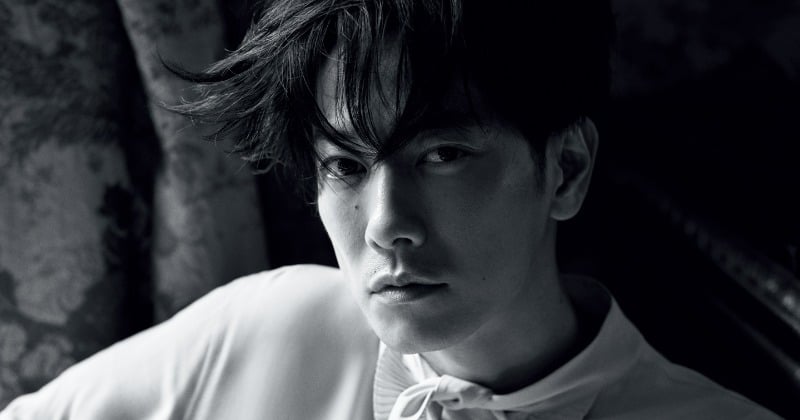 佐藤健、世界的フォトグラファーとコラボ　『BRUTUS』表紙でアーティスティックな表情【ORICON独占カット】 | ORICON NEWS 佐藤健、... 