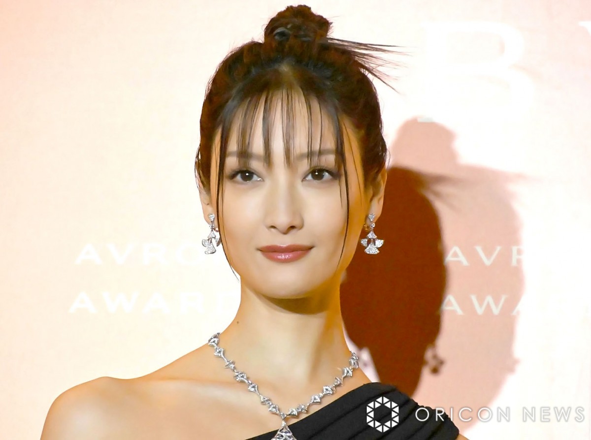 菜々緖 画像・写真 | 菜々緒、ビキニ姿で“走る”大胆美ボディ動画「スタイル良すぎ」「きゅーとすぎてだいすき」 4枚目 | ORICON NEWS