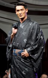 ����q�͑I��g����F�h���N�[���ɒ����Ȃ��u�����ŃT�b�J�[�̎w�������肽���v 