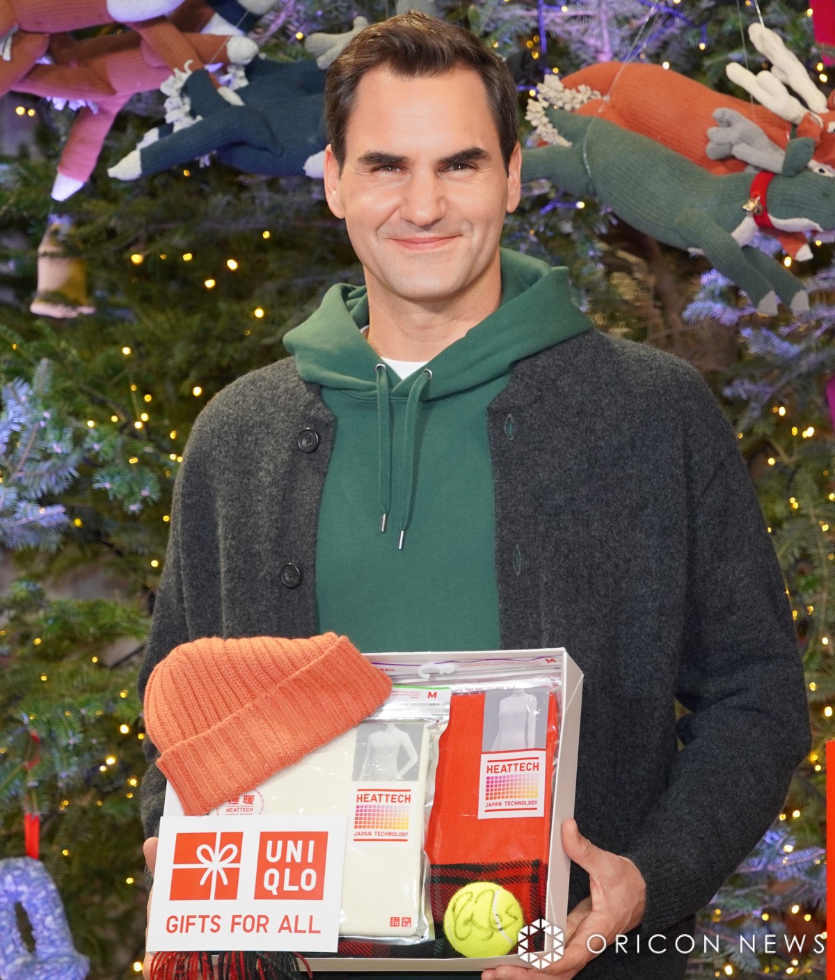 希少　ユニクロ　ロジャーフェデラー　テニスウエア  Tシャツ　ソックス2足付き UNIQLO ユニクロ Federer フェデラー テニス ソックス RF - メルカリ