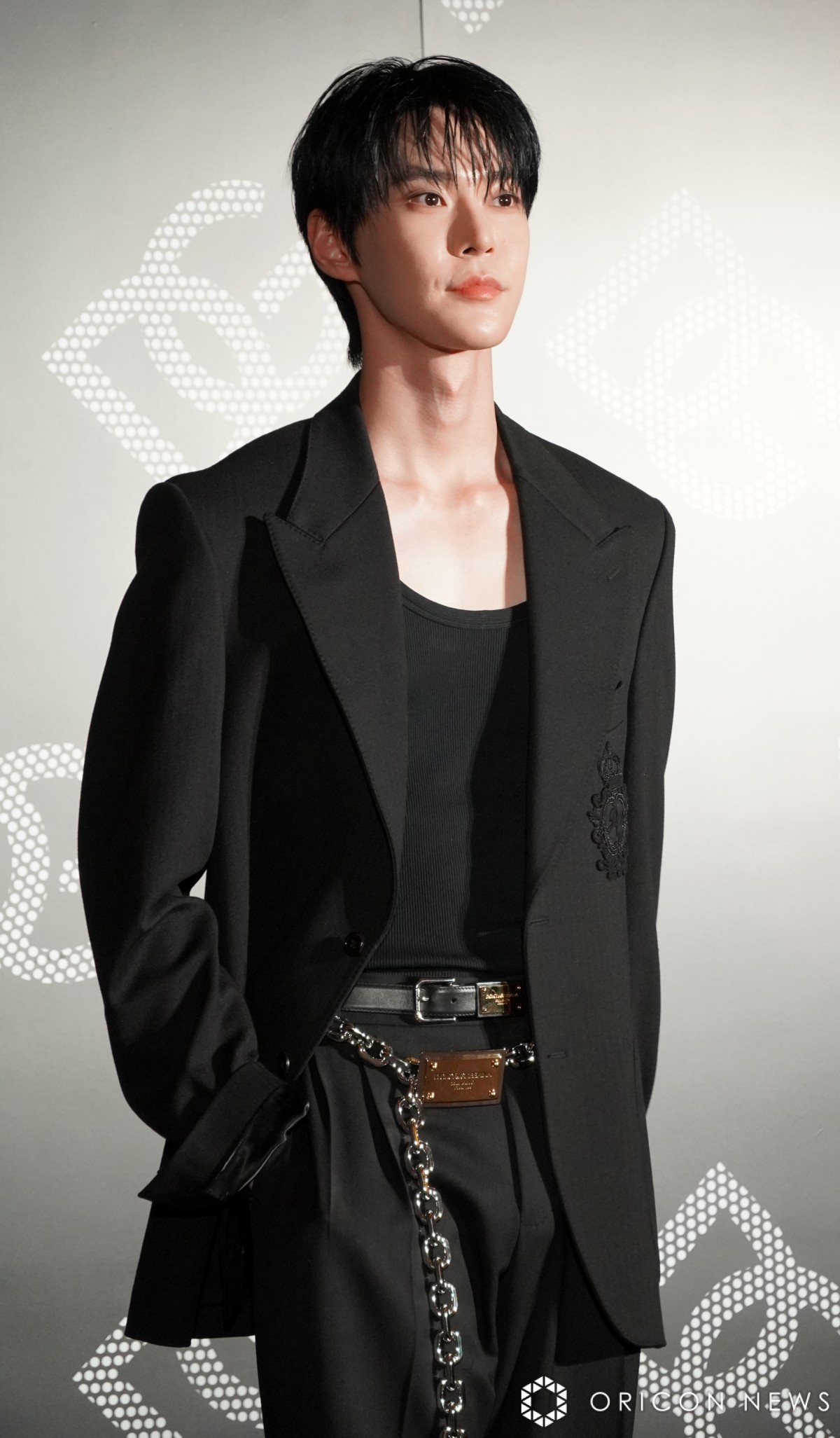 完璧わいふによる 画像・写真 NCTドヨン、オールブラックコーデで圧巻のスタイル | K-POP・アジア