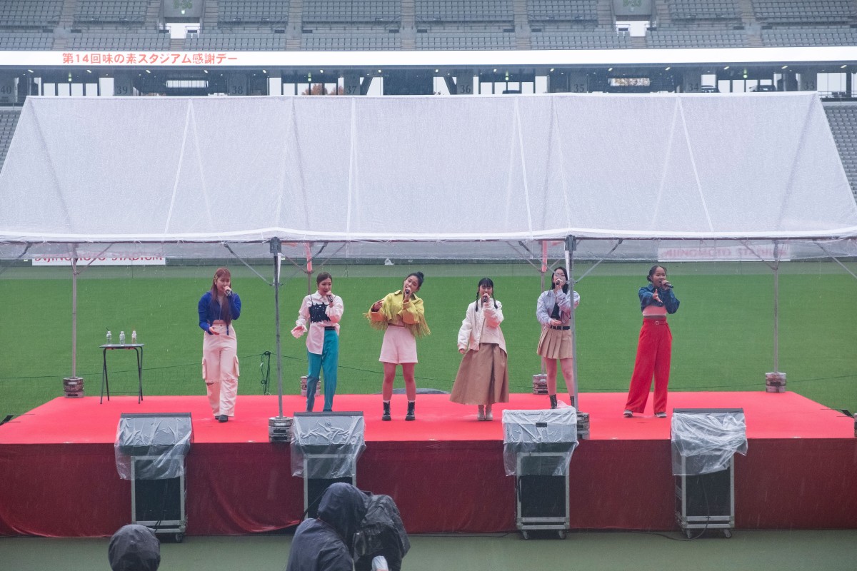 リトグリ 結海 6点セット リトグリ、6人体制で初のイベント出演 新メンバー3人が笑顔で歌唱