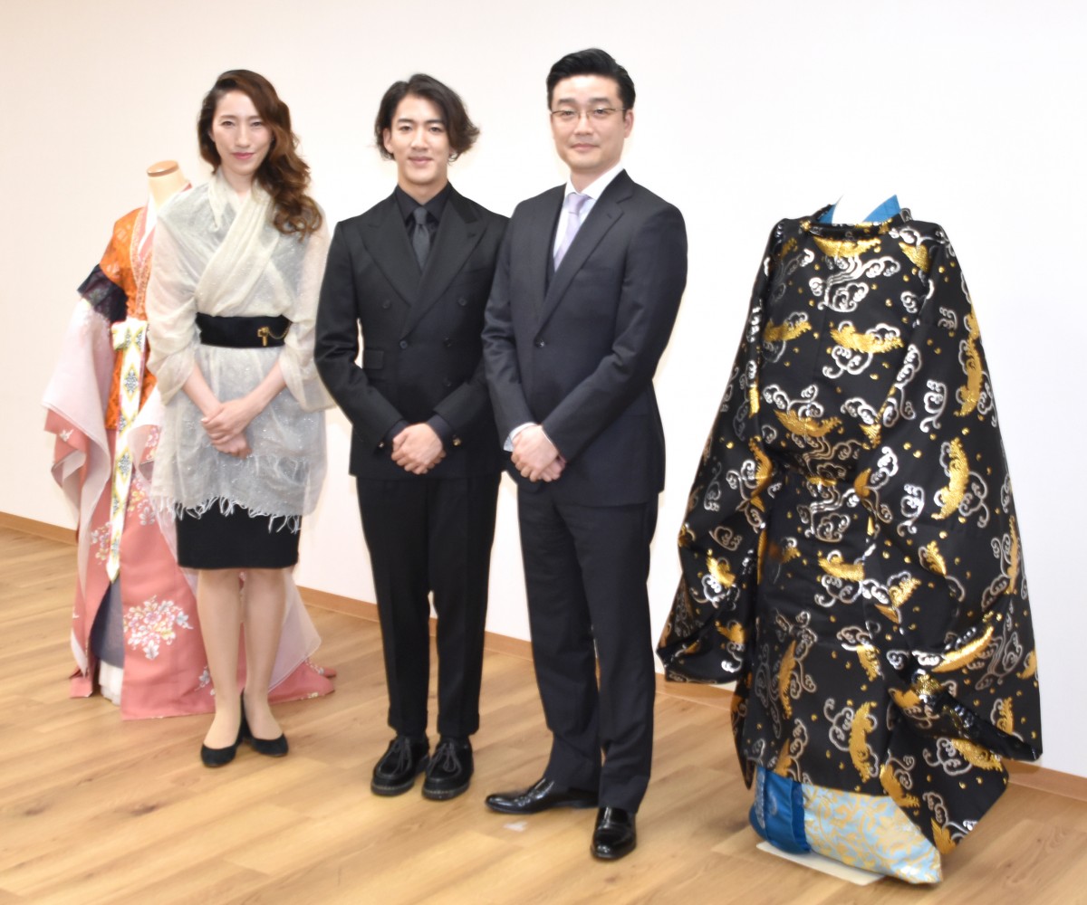 月岡芳年 俊寛僧都於鬼界嶋遇々康頼之赦免羨慕帰都之図 竪二枚続