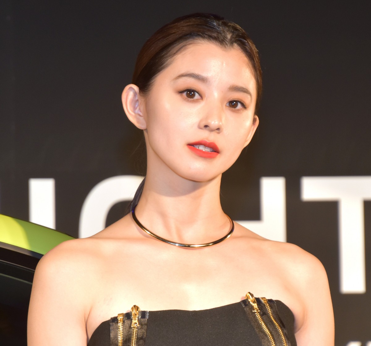朝比奈彩アイコラ画像 朝比奈彩、胸元あらわな透けドレス姿「眩しい」「お綺麗です」 | ORICON NEWS