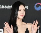 �w2022 MAMA AWARDS�x���b�h�J�[�y�b�g�ɏo�Ȃ���ITZY�E���A�iC�jORICON NewS inc. 