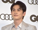画像・写真 | 町田啓太、シルバースーツで『GQ MEN OF THE YEAR
