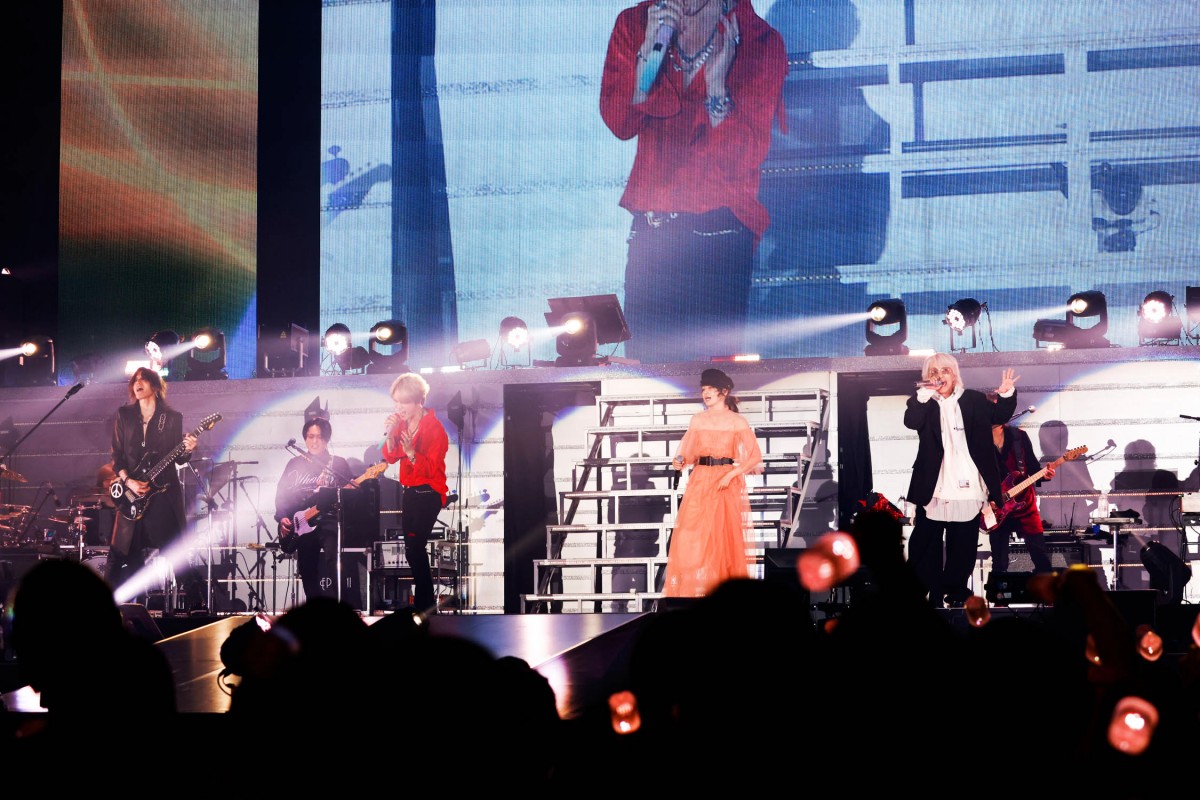 uGLAMOROUS SKYvI()SUGIZOAWFWAÁAHYDE 