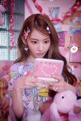 LE SSERAFIM、好きなことに没頭する「PINK MUSK」ソロカット公開