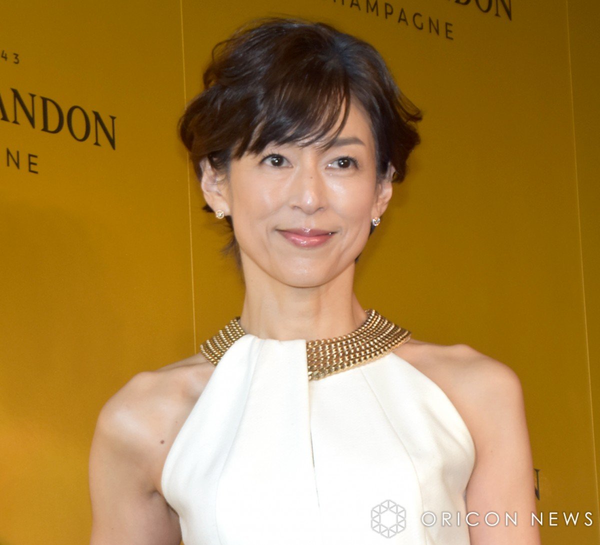 鈴木保奈美、お祝いは「日常の小さいことで」 晴れの日でシャンパン