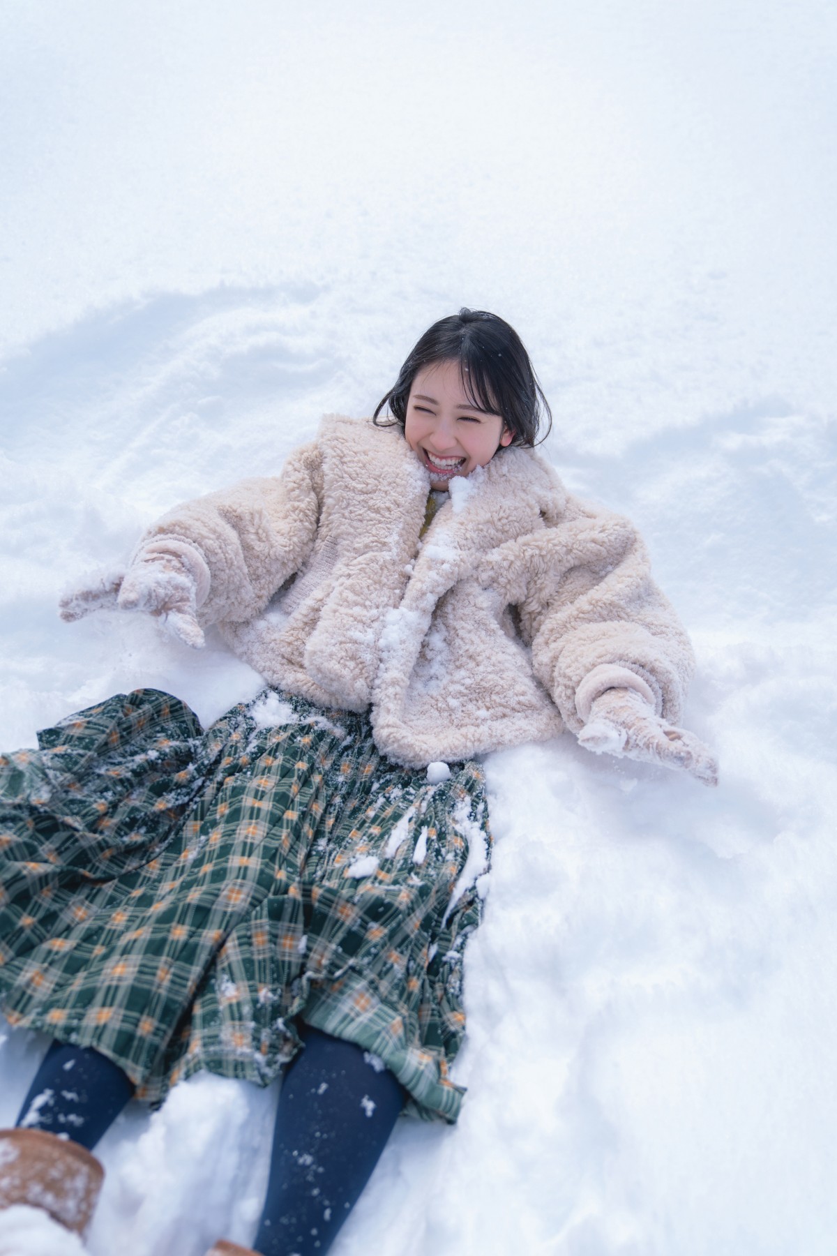 日向坂46金村美玖、ベッドで見せる艶やかな表情「特にお気に入り