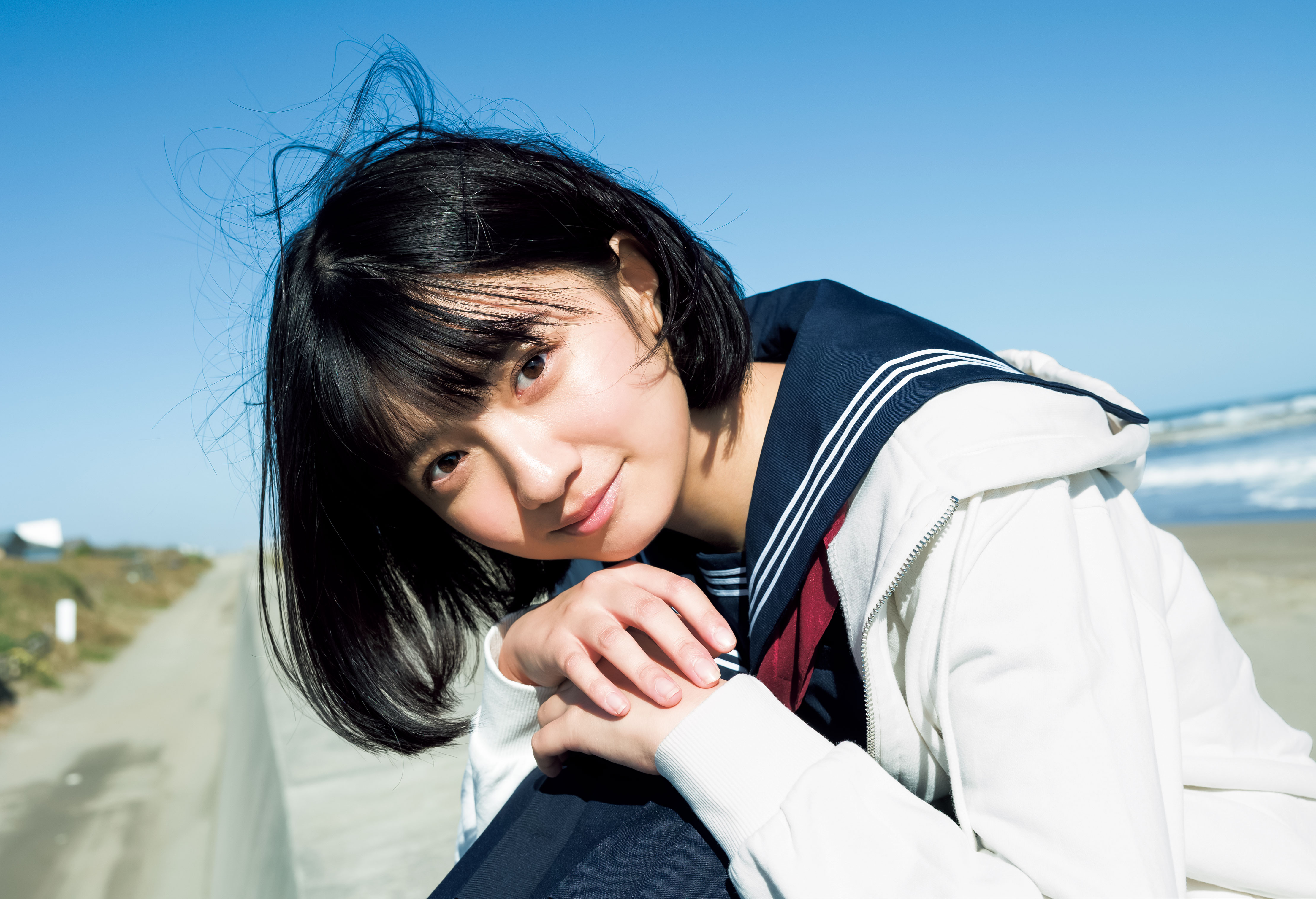 制コレ」ヤンジャンTV賞・石井優希、初ソログラビアで圧巻