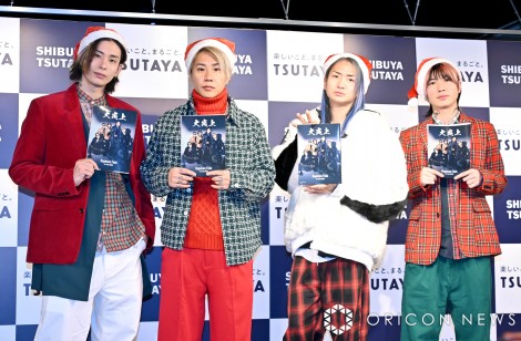 �w�削�ヌ�y�[���t�H�b�N�X1st Artist BOOK�x��މ�ɓo�ꂵ��Repezen Foxx�i������jDJ�܂�ADJ�В��ADJ�⑾�ADJ�e �iC�jORICON NewS inc. 