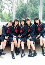 乃木坂 5期生 生写真 乃木坂46・5期生、齋藤飛鳥に写真集をお渡し「見てくれたら