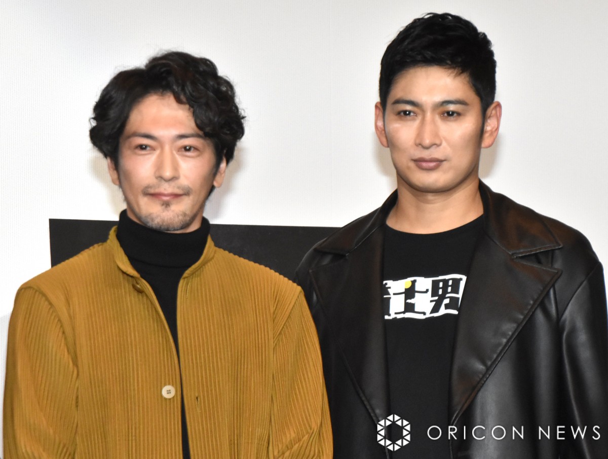 龍騎』須賀貴匡＆松田悟志、テレビシリーズから20年経過も「いつもの真司と蓮」 一瞬で当時の雰囲気に | ORICON NEWS