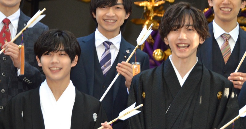 なにわ男子 まとめ売り 道枝 長尾 Amazon.co.jp: なにわ男子 公式 生 写真（道枝駿佑・長尾謙杜）J01878