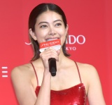 �wSHISEIDO�x�u�����h�A���o�T�_�[�A�C���\��ɎQ�������X�� (C)ORICON NewS inc. 
