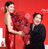 �wSHISEIDO�x�u�����h�A���o�T�_�[�A�C���\��ɎQ������(������)�X���A����񃌃g���B�o�@ (C)ORICON NewS inc. 