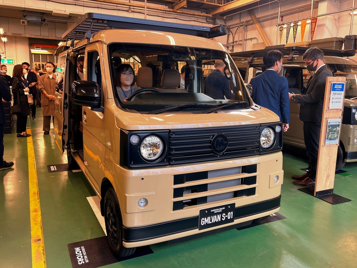 軽バンに300万円は高い」世間の声に、オートバックス“新車”開発者の回答は？「『軽自動車だから…』という概念を払拭したい」 | ORICON NEWS