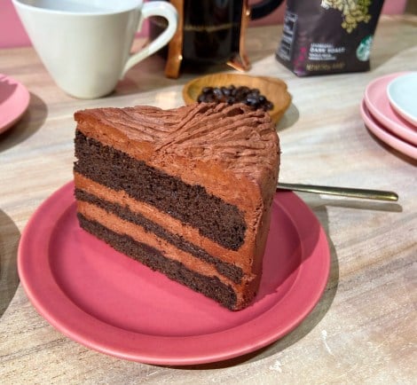 『チョコレートケーキ』（税込520円） 