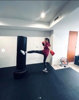 �ؗT�q�A�L�b�N�{�N�V���O�ŉؗ�ȏR�� �u�X�^�C���̗ǂ��͕s�ρv�u����葫���`���v 