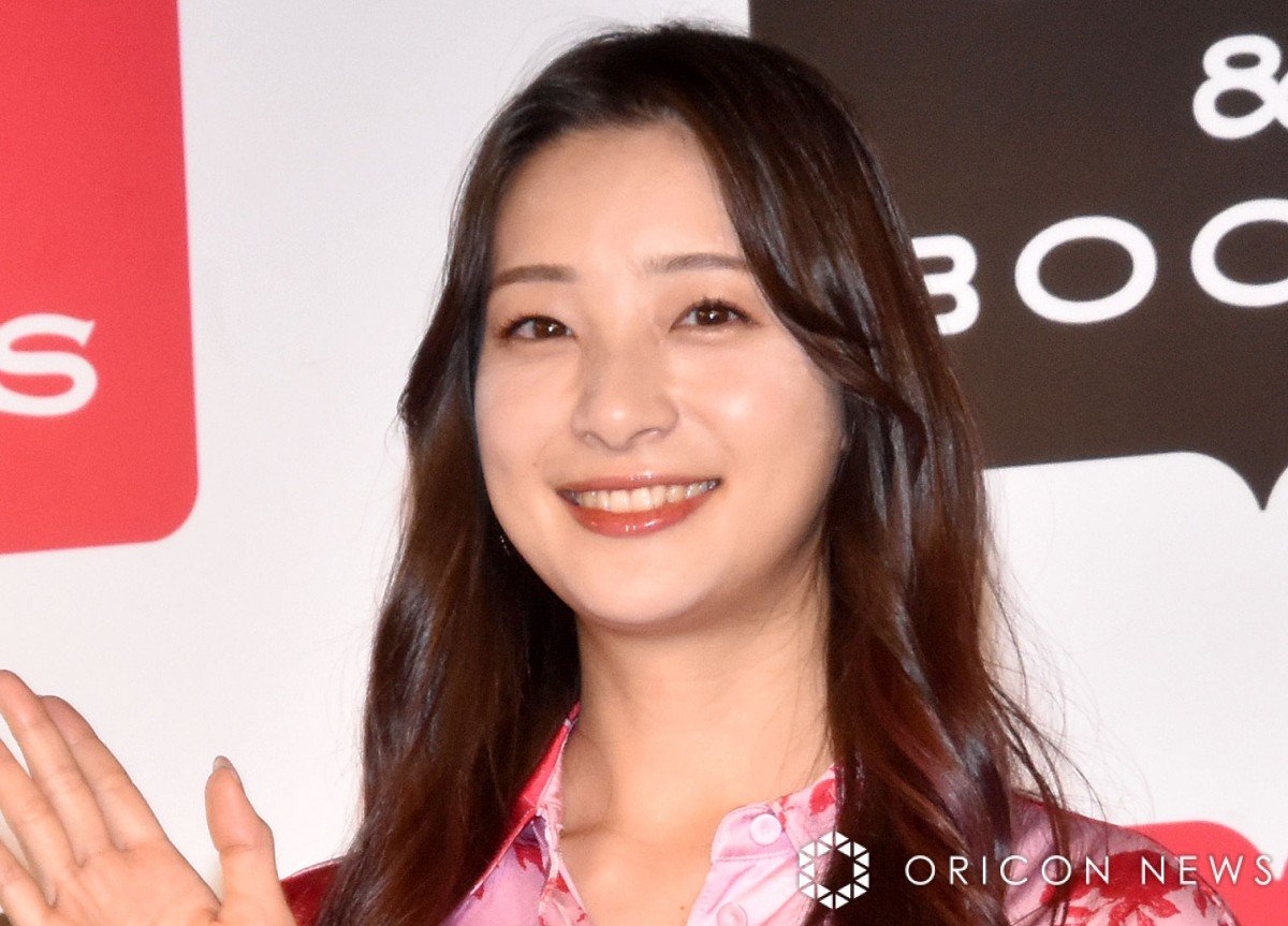 スカートで四つん這いのお尻 足立梨花 美尻強調“四つん這い”S／『それスノ』4月からゴールデンへ【1／29よく読まれた芸能ニュース】 | ORICON NEWS