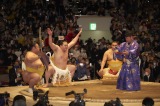 元白鵬、最後の土俵入り　太刀持ちは貴景勝、露払いは豊昇龍 