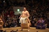元白鵬、最後の土俵入り　太刀持ちは貴景勝、露払いは豊昇龍 