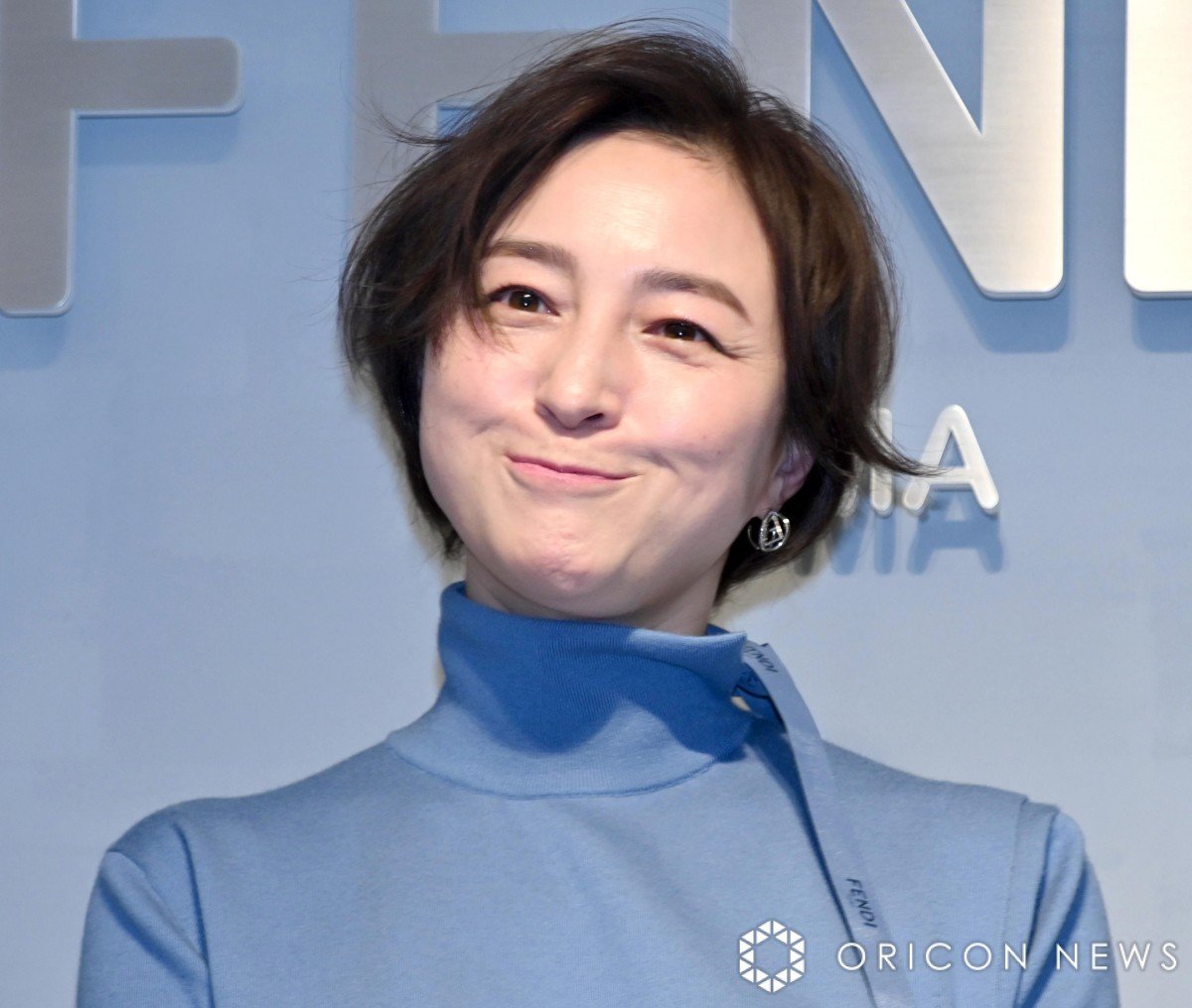 画像・写真 | 広末涼子、膝上ミニ姿を披露し赤面「高校時代を思い出