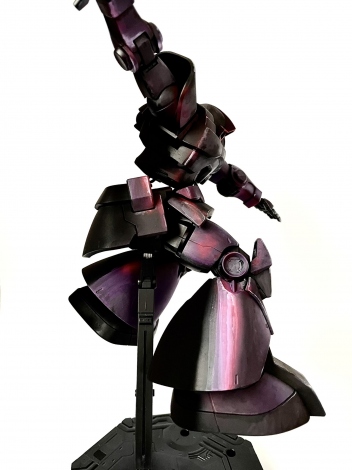 横から見たドム　制作・画像提供／前多ミライ氏 （C）創通・サンライズ 