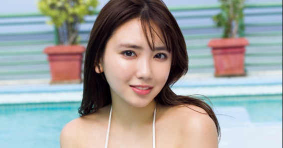 令和のグラビア女王”沢口愛華、10代最後に『ヤンマガ』表紙