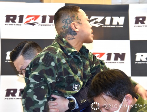 �wRIZIN.41�x�ΐ�J�[�h���\��ɎQ���������V���� �iC�jORICON NewS inc. 