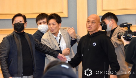 �wRIZIN.41�x�ΐ�J�[�h���\��ɎQ�������c�� �iC�jORICON NewS inc. 